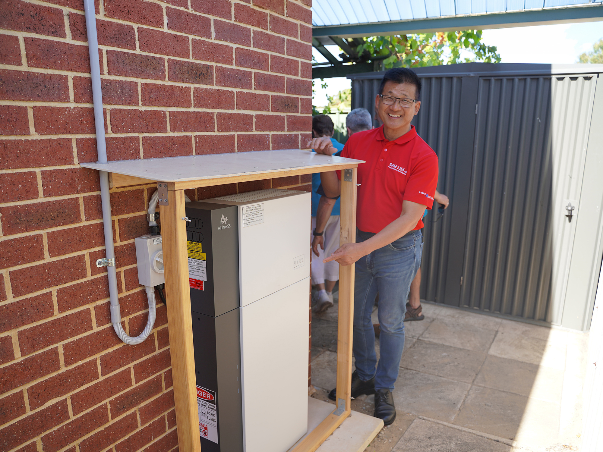 250,000 Cheaper Home Batteries are powering the suburbs, rural and regional Australia Main Image
